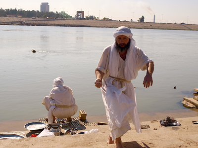 Mandeos a orillas del Tigris en Bagdad (Enero 2012)  | ©  Karlos Zurutuza