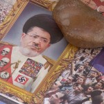 Presidente Egipcio Mohamed Mursi Caracterizado Como Un Nazi