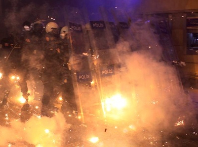 Disturbios durante la manifestación contra la censura en internet (Estambul, febrero de 2014) | © Ulaş Tosun 