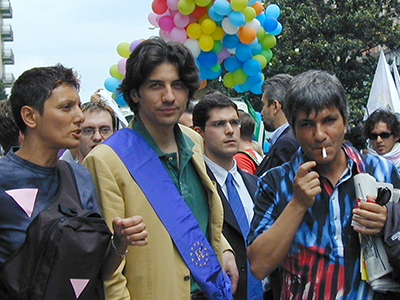 Nichi Vendola (dcha.) en la marcha del Orgulla Gay en Padua, Italia (jun 2002) | Stefano Bolognini [Creative Commons 3.0]