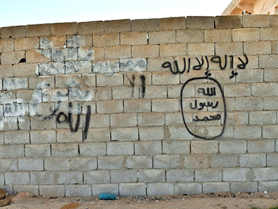 Emblema del Daesh en Sabrata (Libia), refugio de yihadistas tunecinos (Marzo 2016) | © Laura J. Varo