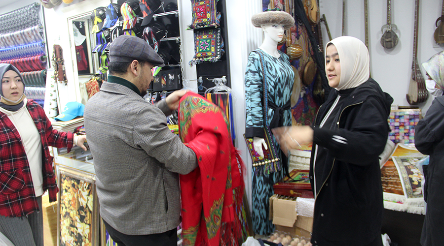Tienda De Uigures En Estambul. Feb 2021